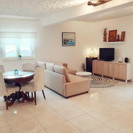 House For Rent Paola Razanac