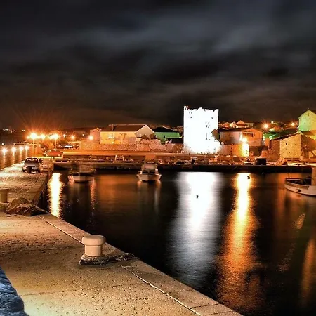 Dom wakacyjny House For Rent Paola Ražanac