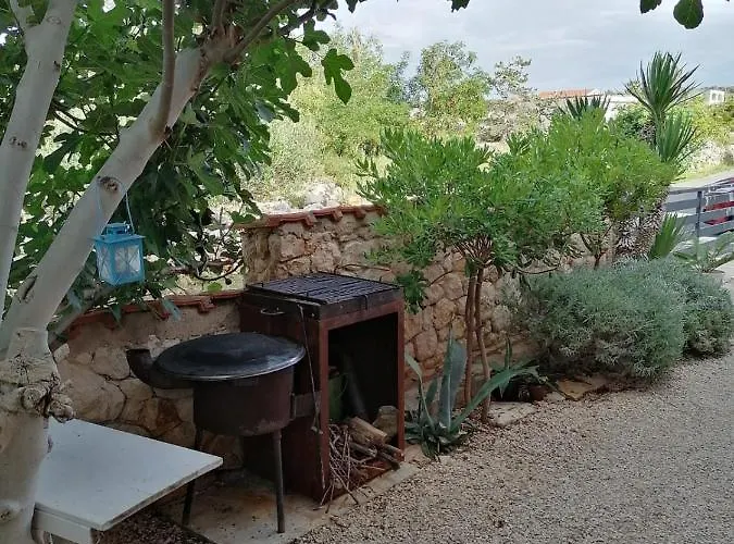 House For Rent Paola Ražanac