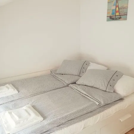 House For Rent Paola Дом отдыха Ражанац